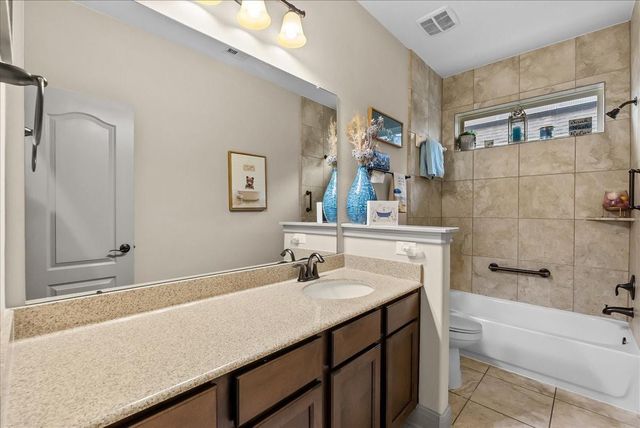 521 E Fork, Webster, TX 77598