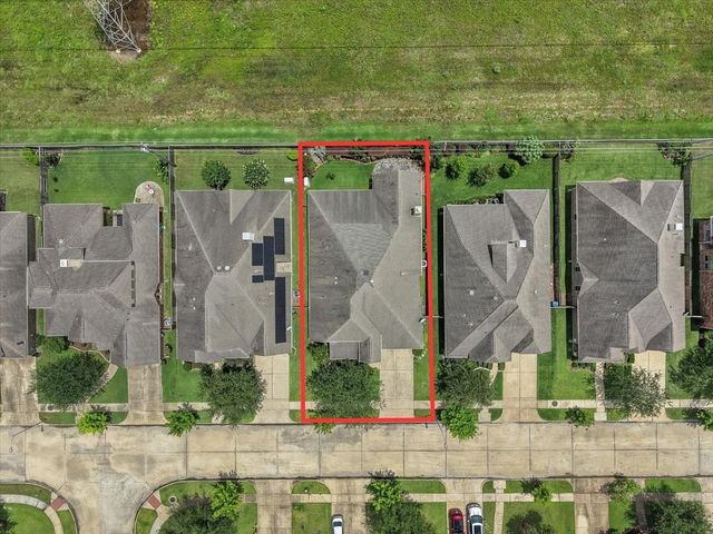 521 E Fork, Webster, TX 77598