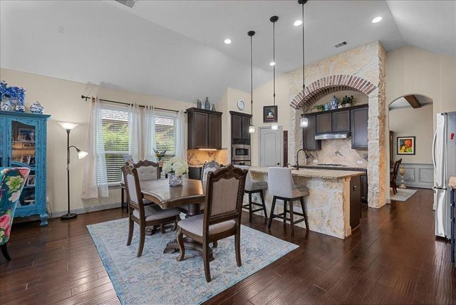 521 E Fork, Webster, TX 77598