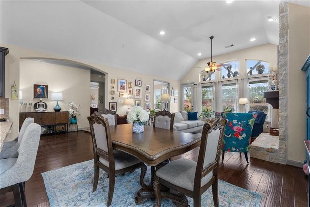 521 E Fork, Webster, TX 77598