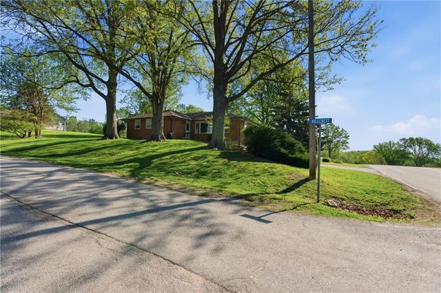 700 Hillcrest Road, Farley, MO 64028