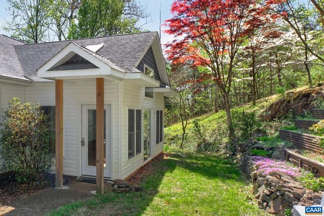 689 MUTTON HOLLOW RD, Stanardsville, VA 22973