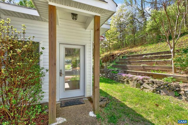 689 MUTTON HOLLOW RD, Stanardsville, VA 22973
