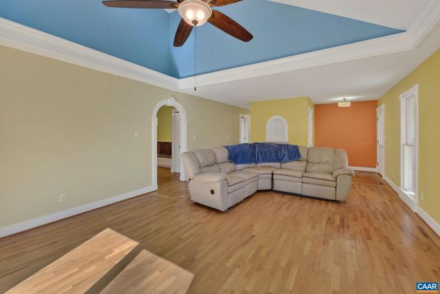 689 MUTTON HOLLOW RD, Stanardsville, VA 22973