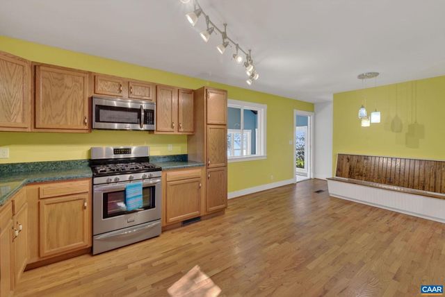 689 MUTTON HOLLOW RD, Stanardsville, VA 22973
