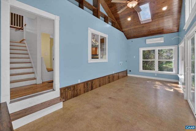 689 MUTTON HOLLOW RD, Stanardsville, VA 22973