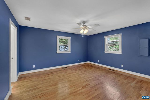 689 MUTTON HOLLOW RD, Stanardsville, VA 22973