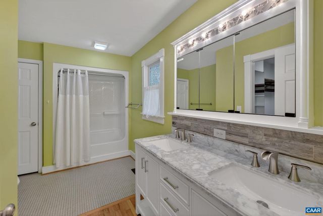 689 MUTTON HOLLOW RD, Stanardsville, VA 22973