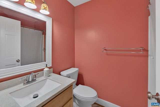 689 MUTTON HOLLOW RD, Stanardsville, VA 22973