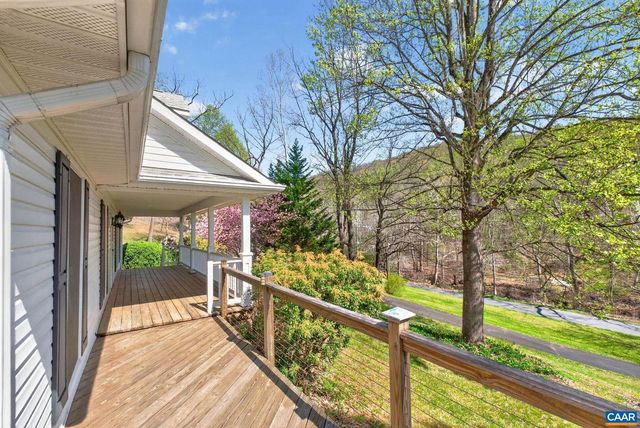 689 MUTTON HOLLOW RD, Stanardsville, VA 22973