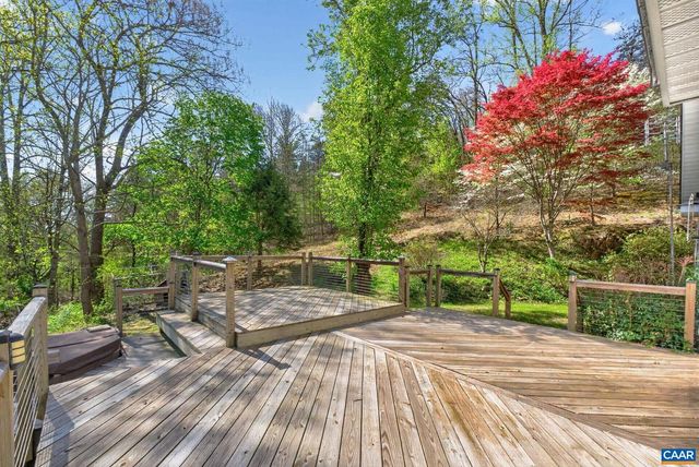 689 MUTTON HOLLOW RD, Stanardsville, VA 22973