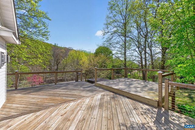 689 MUTTON HOLLOW RD, Stanardsville, VA 22973