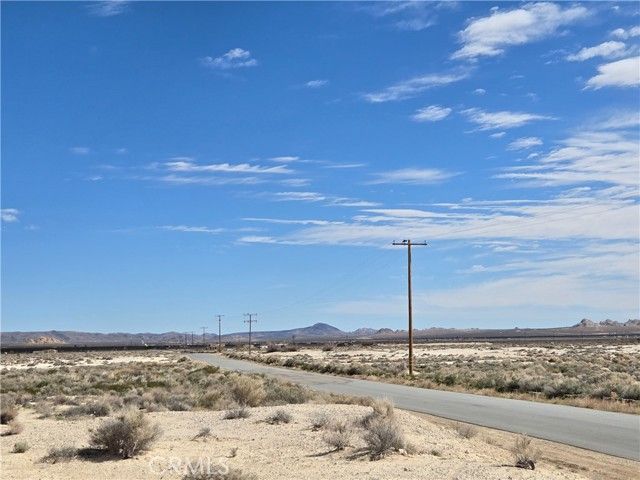 3 North Side, Lucerne Valley, CA 92356