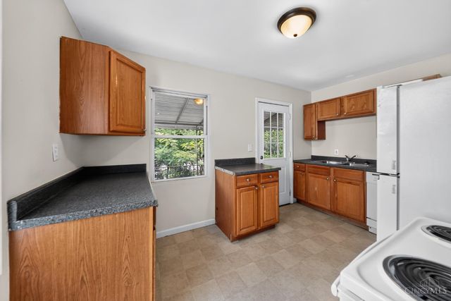 1911 Ashbrook Drive, Cincinnati, OH 45238