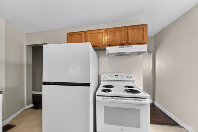 1911 Ashbrook Drive, Cincinnati, OH 45238