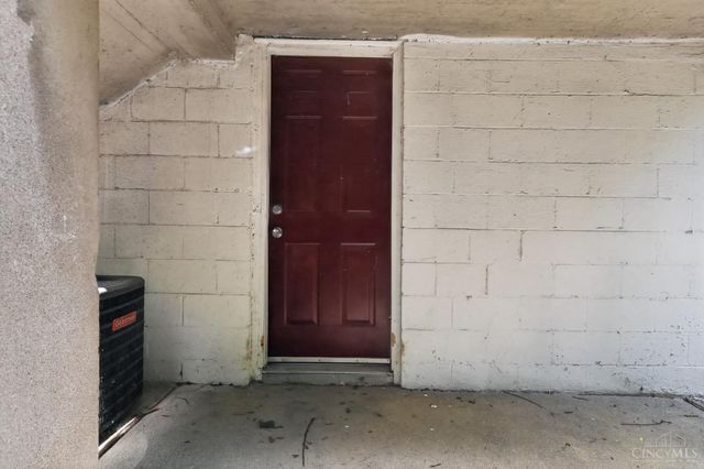 1911 Ashbrook Drive, Cincinnati, OH 45238