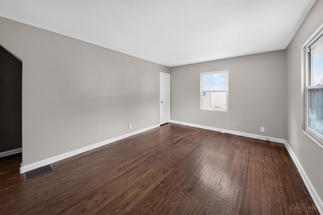 1911 Ashbrook Drive, Cincinnati, OH 45238