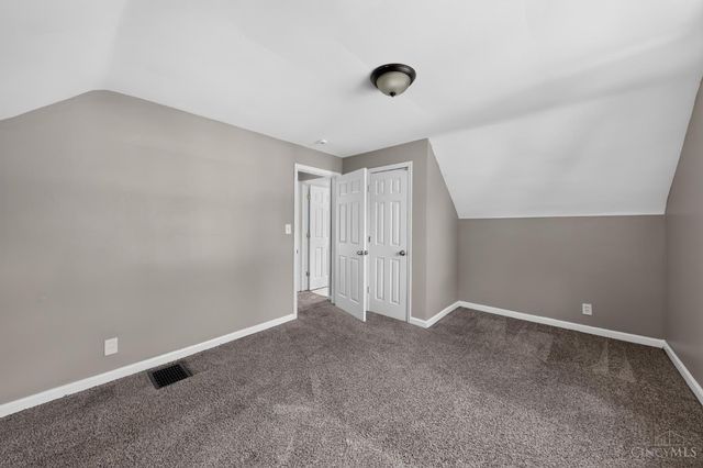 1911 Ashbrook Drive, Cincinnati, OH 45238