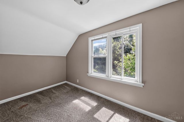 1911 Ashbrook Drive, Cincinnati, OH 45238