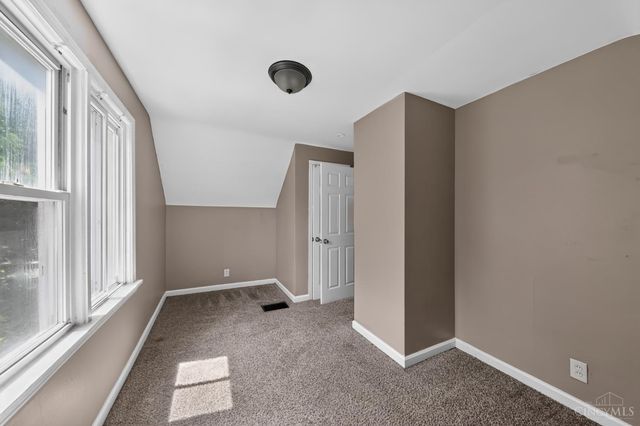 1911 Ashbrook Drive, Cincinnati, OH 45238
