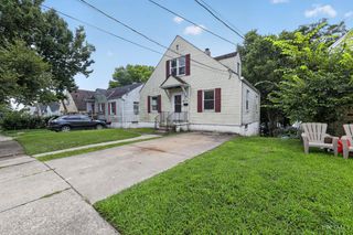 1911 Ashbrook Drive, Cincinnati, OH 45238