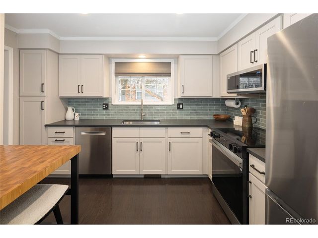 6836 E Briarwood Dr, Centennial, CO 80112