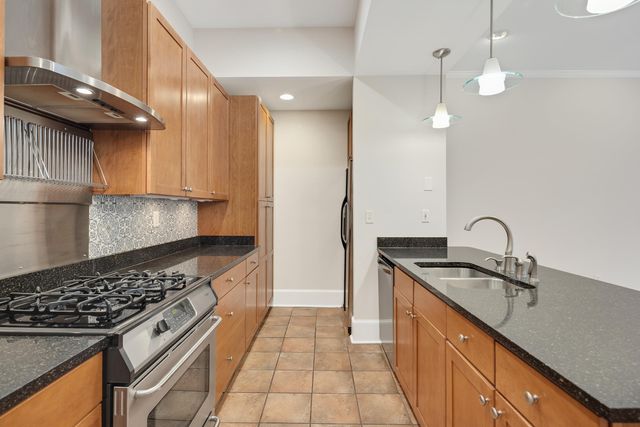 579 S FRONT ST, Memphis, TN 38103