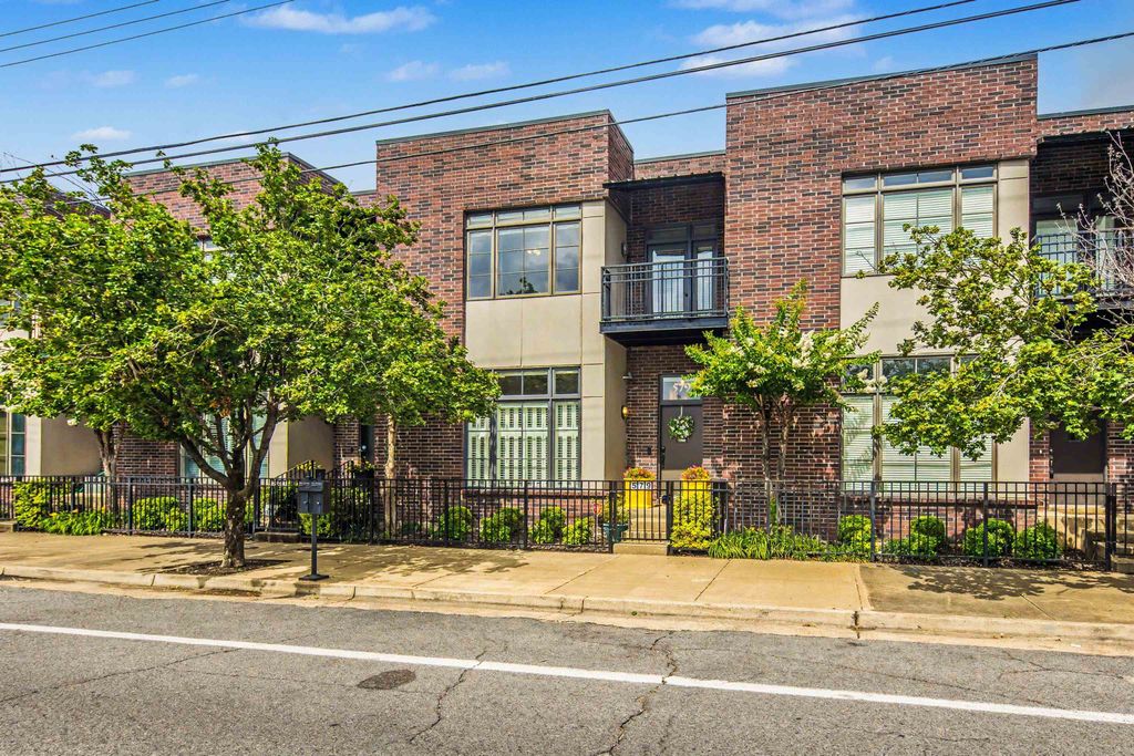 579 S FRONT ST, Memphis, TN 38103