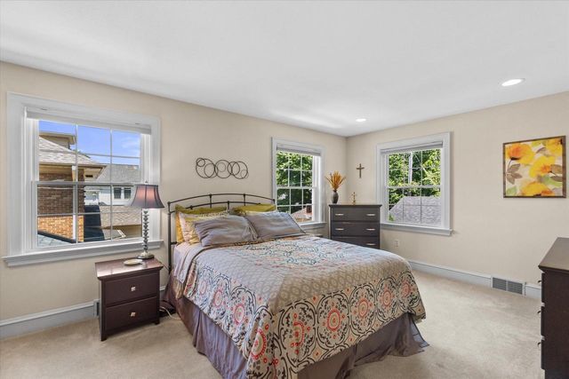 2504 N 90th STREET, Wauwatosa, WI 53226