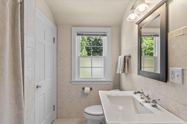 2504 N 90th STREET, Wauwatosa, WI 53226
