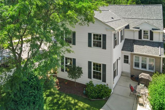 2504 N 90th STREET, Wauwatosa, WI 53226