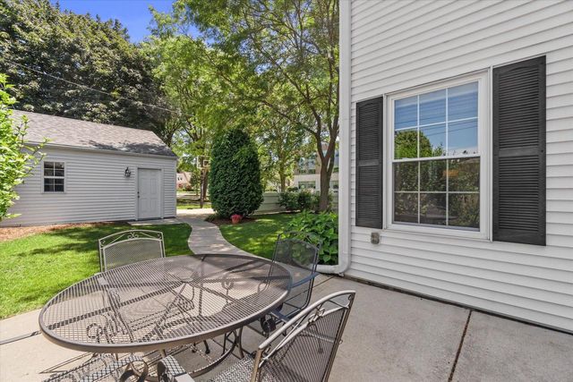 2504 N 90th STREET, Wauwatosa, WI 53226