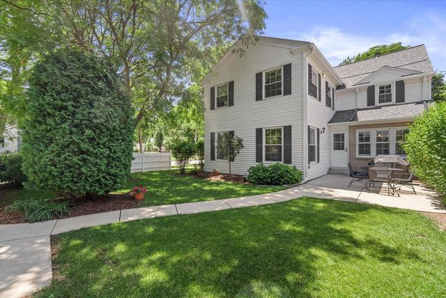2504 N 90th STREET, Wauwatosa, WI 53226