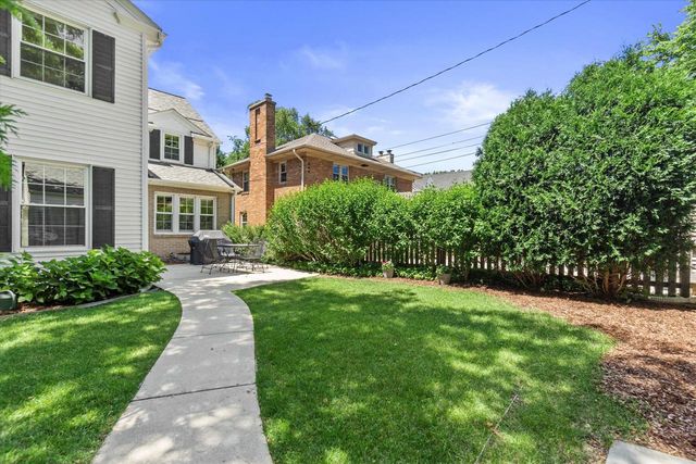 2504 N 90th STREET, Wauwatosa, WI 53226