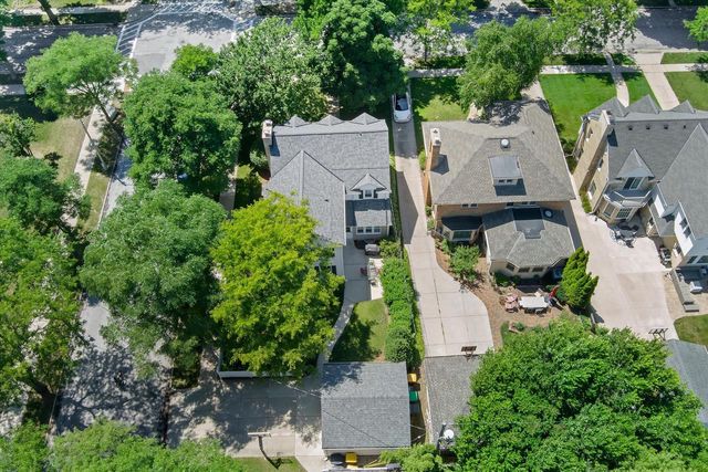 2504 N 90th STREET, Wauwatosa, WI 53226