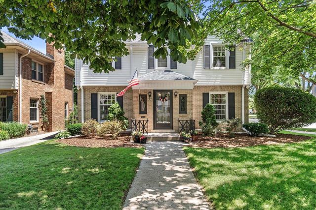 2504 N 90th STREET, Wauwatosa, WI 53226