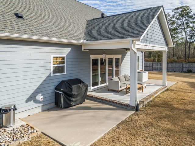 66 Lemongrass Court, Hampstead, NC 28443