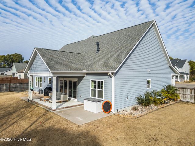 66 Lemongrass Court, Hampstead, NC 28443