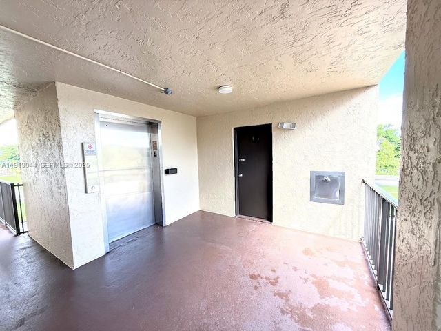 7900 NW 50th St 304, Lauderhill, FL 33351