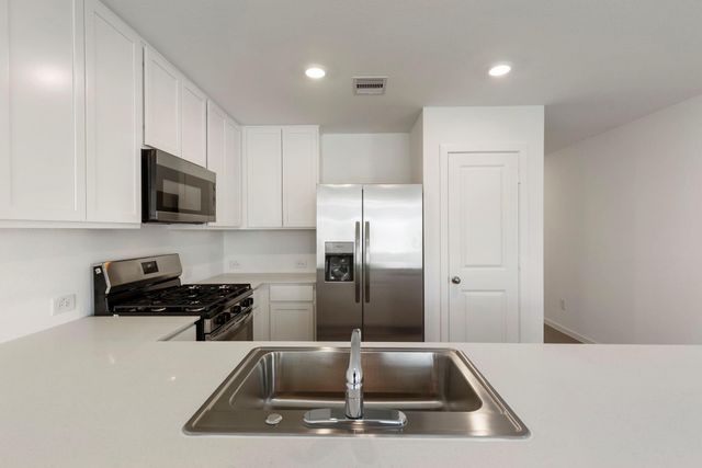 490 Southern Magnolia Way, Magnolia, TX 77354