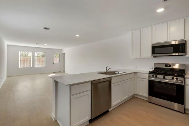 490 Southern Magnolia Way, Magnolia, TX 77354