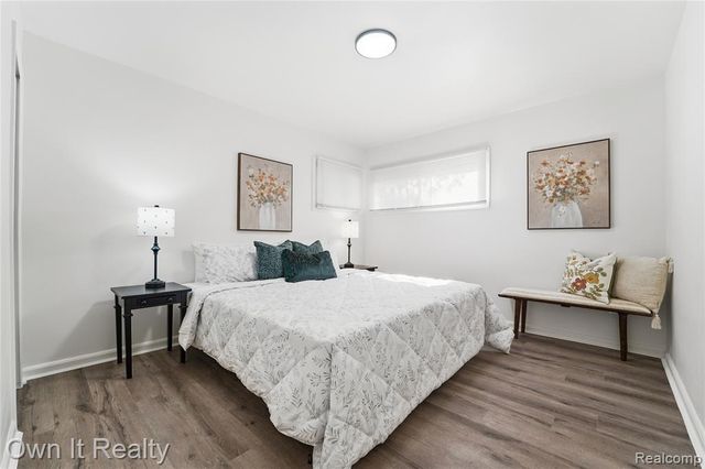 21300 Westhampton Street, Oak Park, MI 48237
