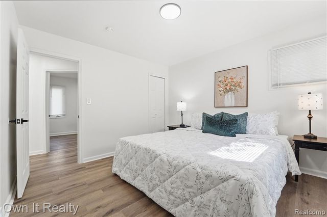 21300 Westhampton Street, Oak Park, MI 48237