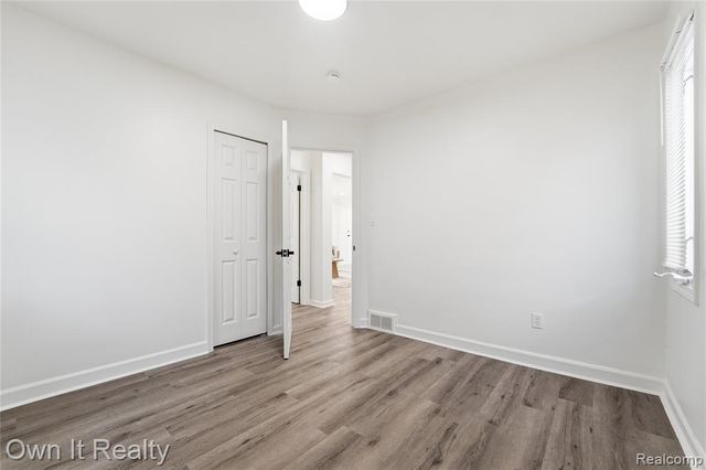 21300 Westhampton Street, Oak Park, MI 48237