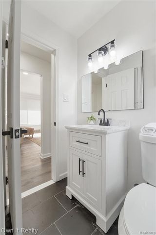 21300 Westhampton Street, Oak Park, MI 48237