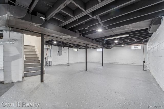 21300 Westhampton Street, Oak Park, MI 48237