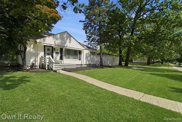 21300 Westhampton Street, Oak Park, MI 48237