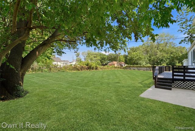 21300 Westhampton Street, Oak Park, MI 48237