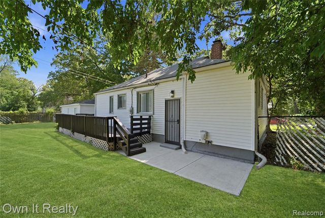 21300 Westhampton Street, Oak Park, MI 48237