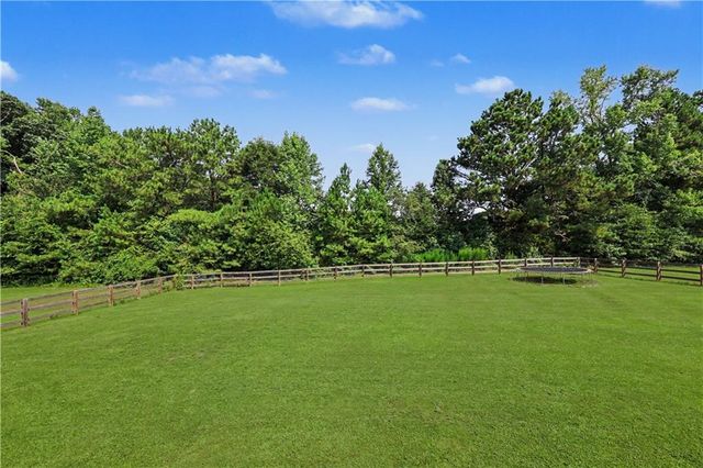 4005 Rocky Creek Trail, Loganville, GA 30052